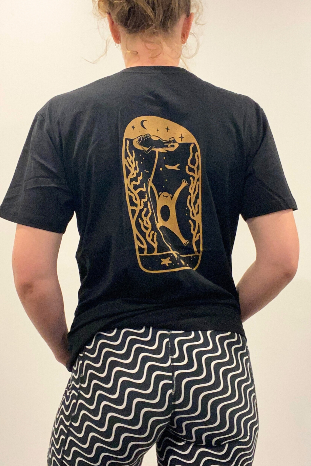 Pole Dancing Frog t-shirt